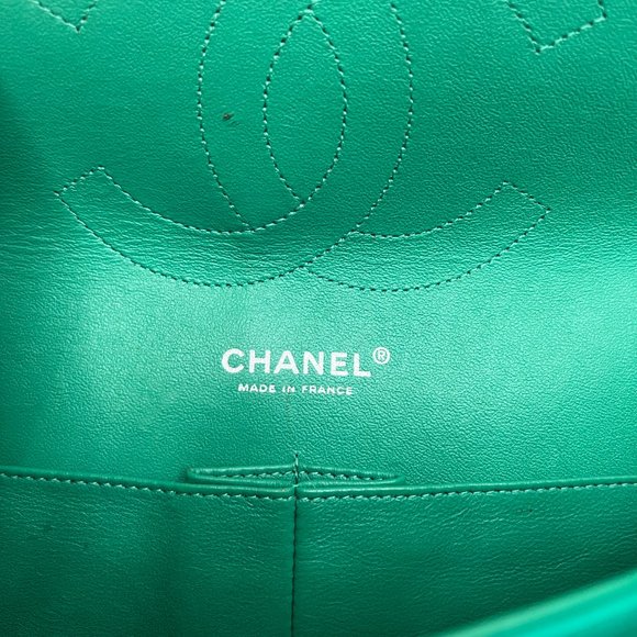 Chanel Patent leather flap bag - Picture 8 of 10